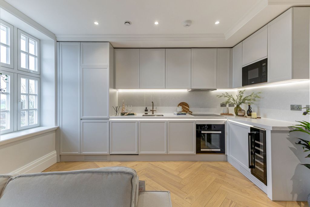 Property photo 3 of 12 Show Home Photo