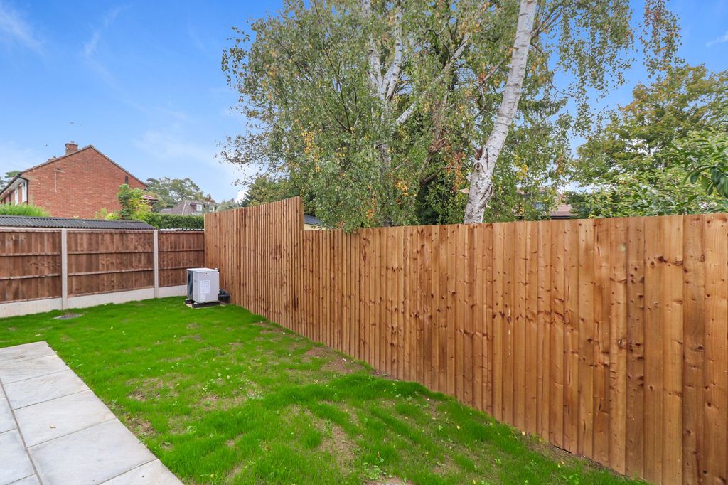 Additional image 16 of 3 bed semi-detached house for saleParnell Close, Abbots Langley WD5