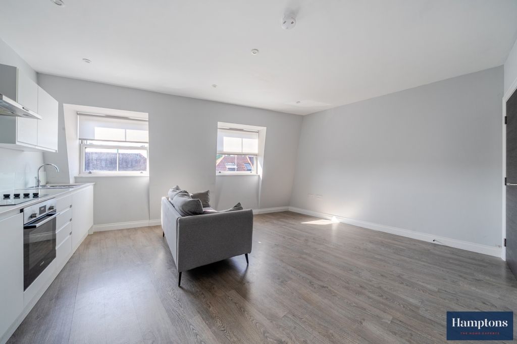 Property photo 3 of 13 6d43Bd44-B329-46d...