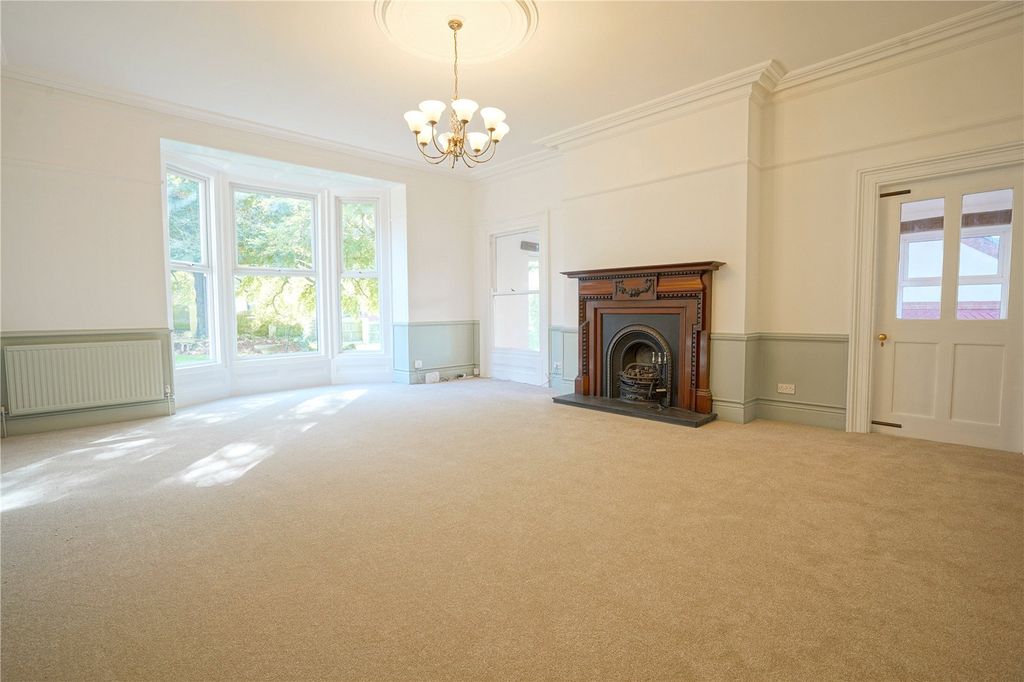 Property photo 2 of 40 Picture No. 20