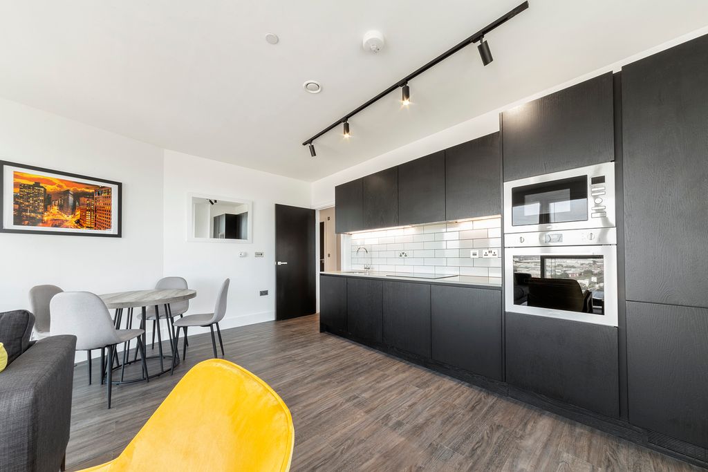 Property photo 2 of 23