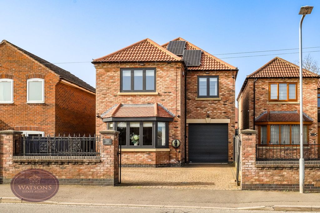 Property photo 2 of 27