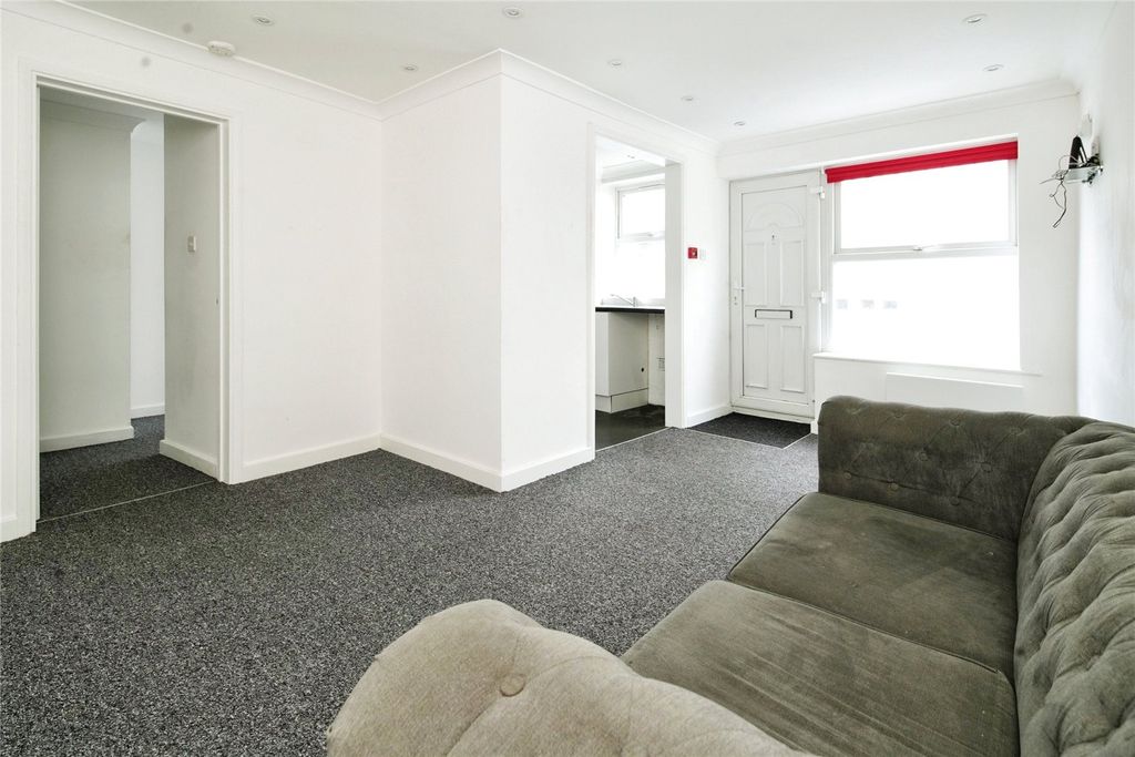 Property photo 2 of 17 Picture No. 08
