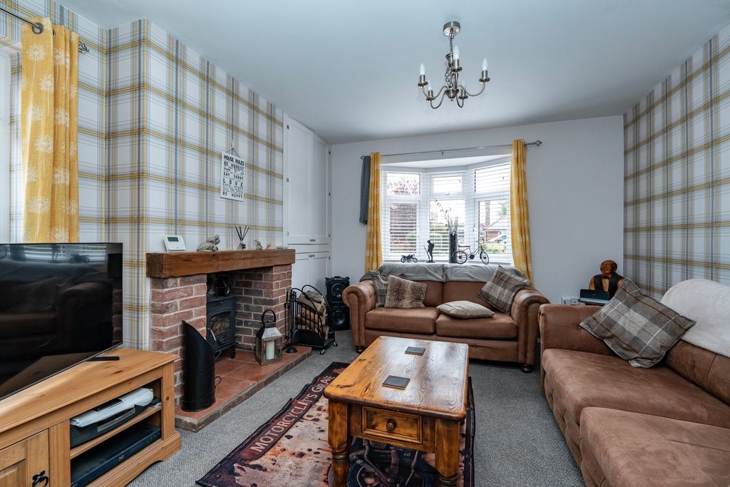 Property photo 2 of 12