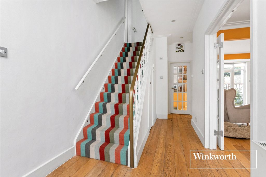 Property photo 2 of 19 Picture No. 10