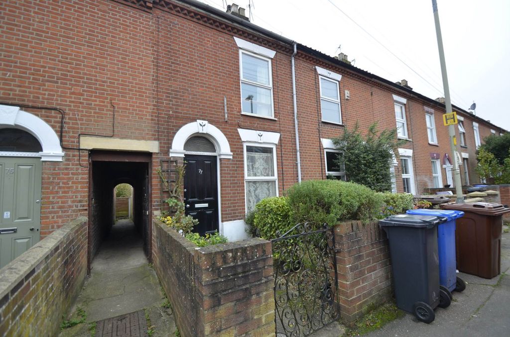 Property photo 1 of 8