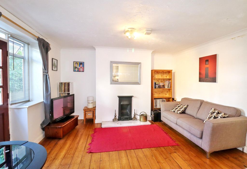 Property photo 3 of 8