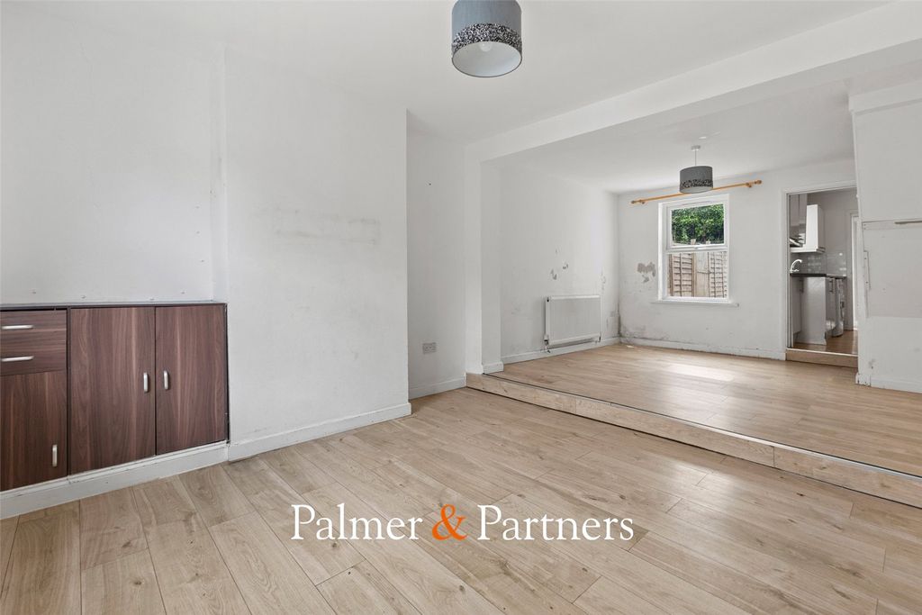 Property photo 2 of 13 Picture No. 26