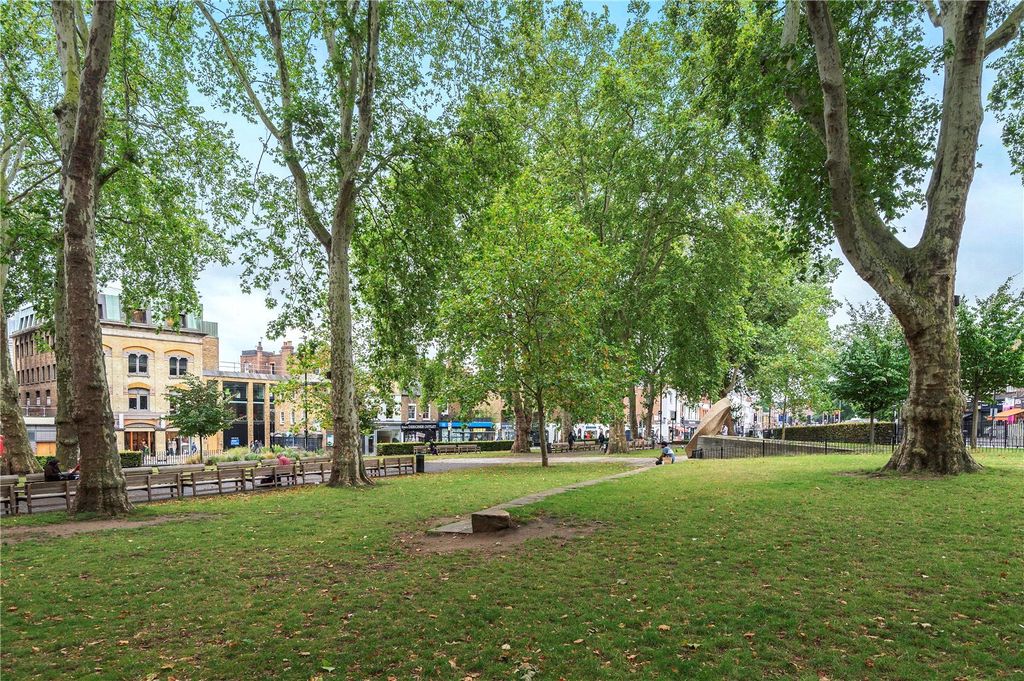 Property photo 2 of 11 Picture No. 03