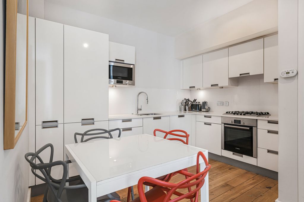Property photo 3 of 16 Kitchen