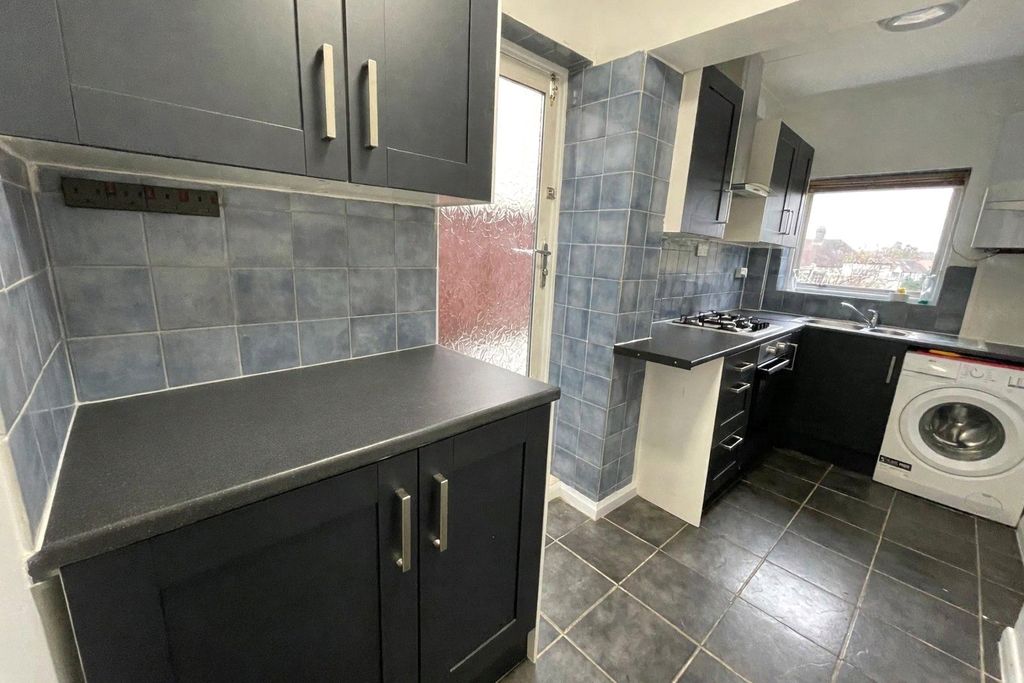 Property photo 2 of 15 Picture No. 18