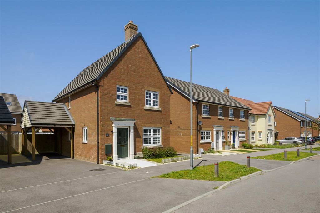 Property photo 2 of 31