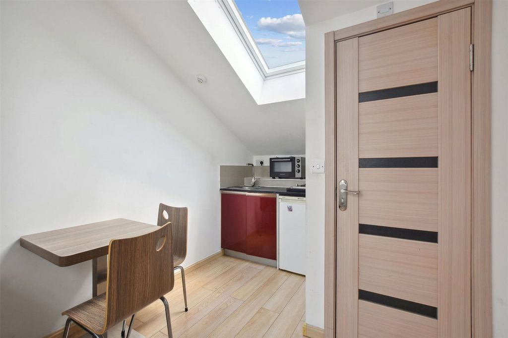 Property photo 1 of 12 Picture No. 05