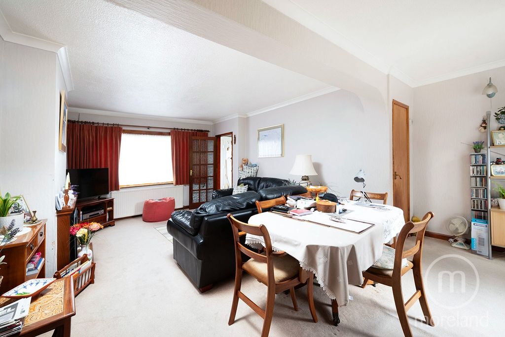 Property photo 3 of 12 4523463