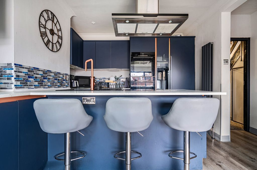 Property photo 2 of 19 Picture No. 15