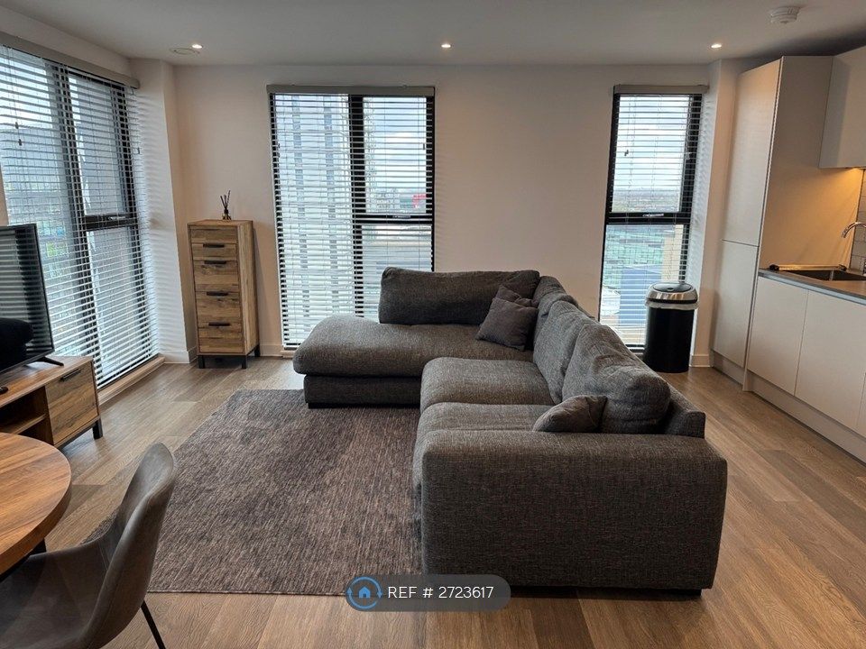 Property photo 2 of 21