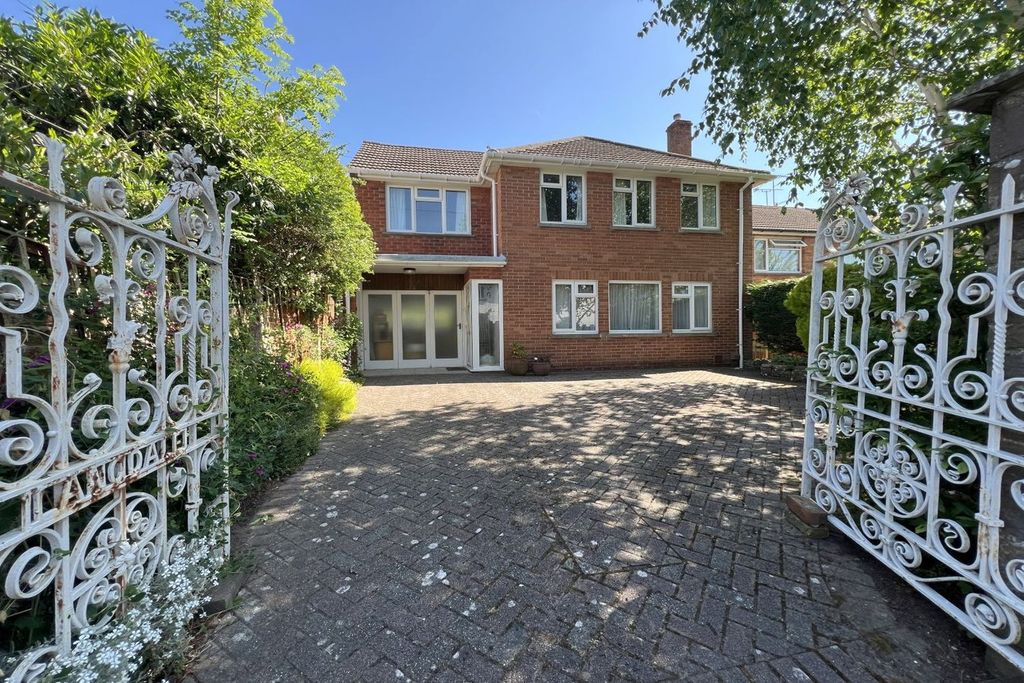 Property photo 1 of 24