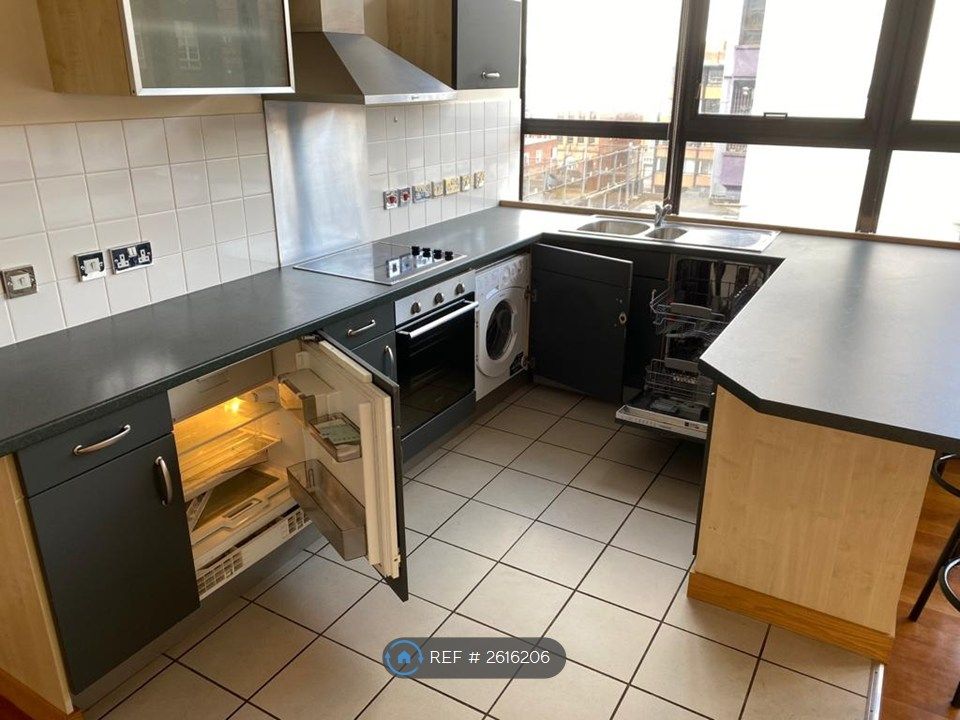 Property photo 3 of 7 Kitchen