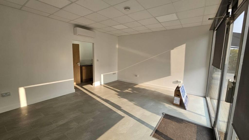 Property photo 2 of 7 3095B.Jpg