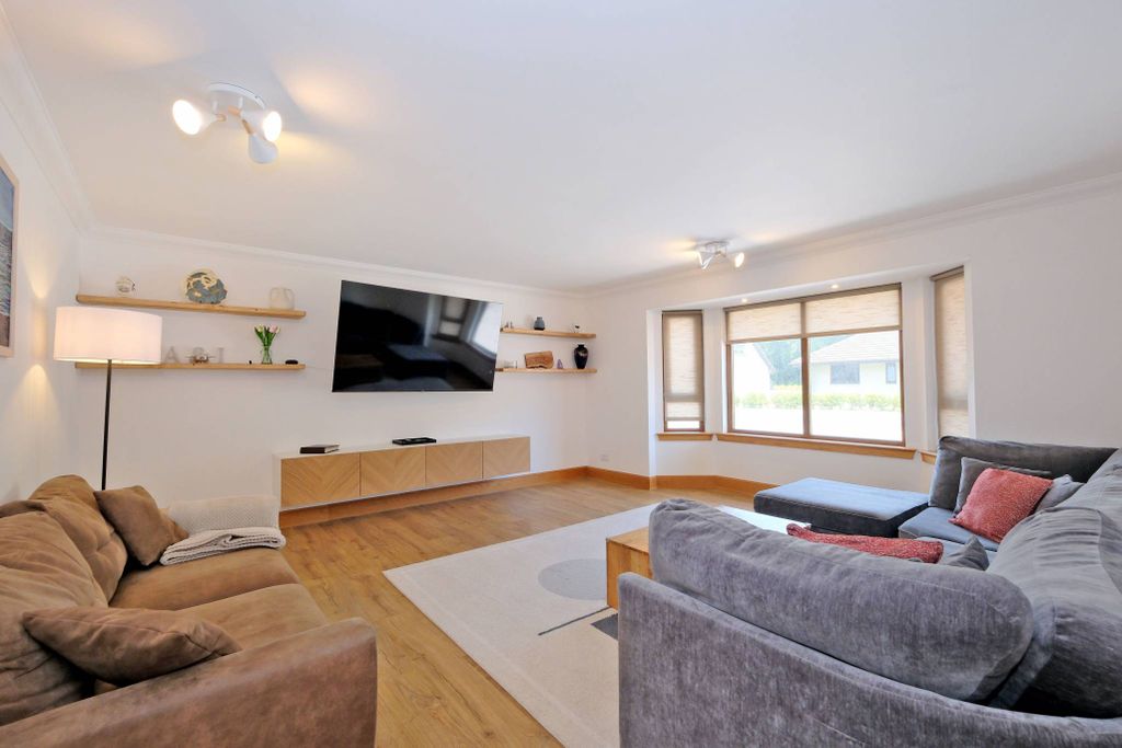 Property photo 2 of 30
