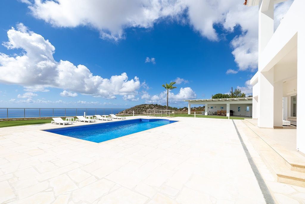 Property photo 2 of 31