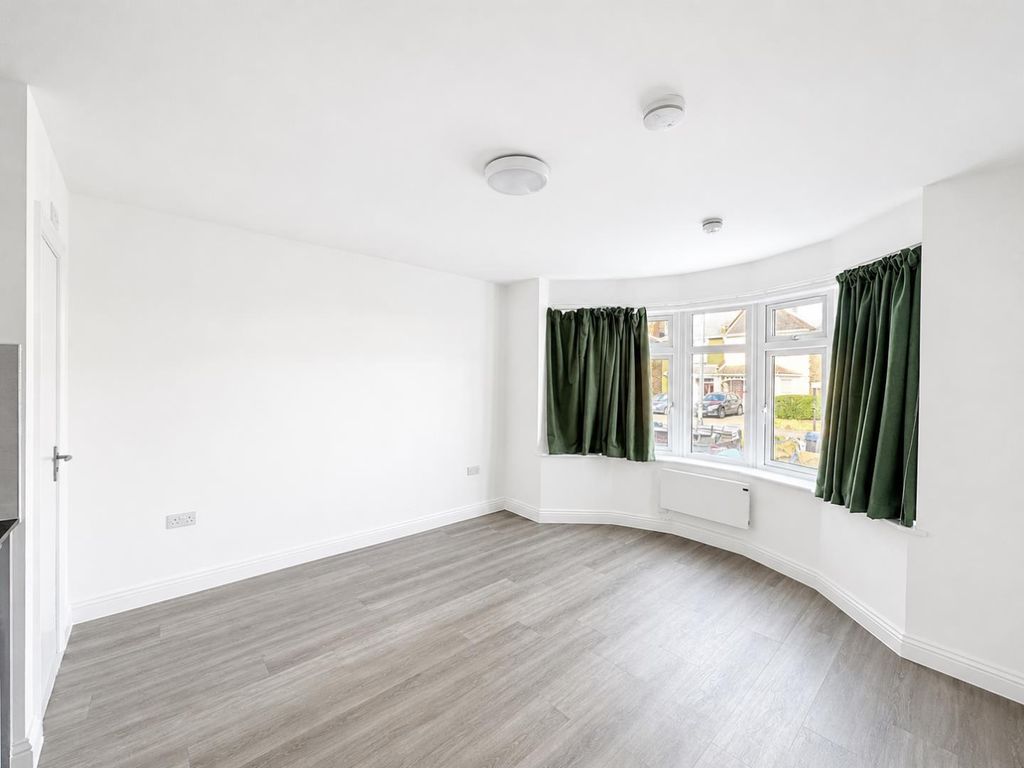 Property photo 2 of 4 Studio