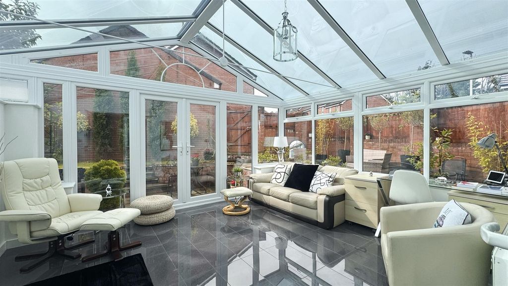 Property photo 2 of 33 Conservatory 2.Jpg