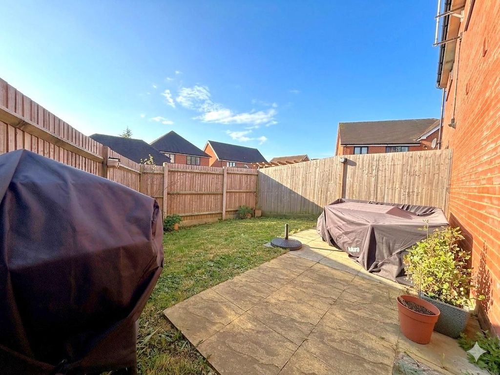 Property photo 2 of 14 Gemini_Generated_Image_Q0F1Ciq0F1Ciq0F1.Jpg