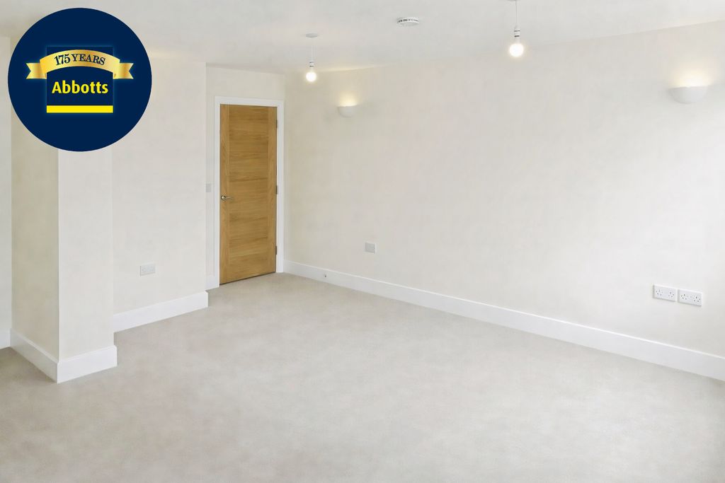 Property photo 3 of 6