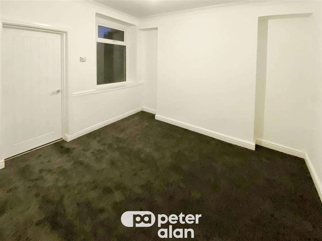 Property photo 3 of 6 Bedroom