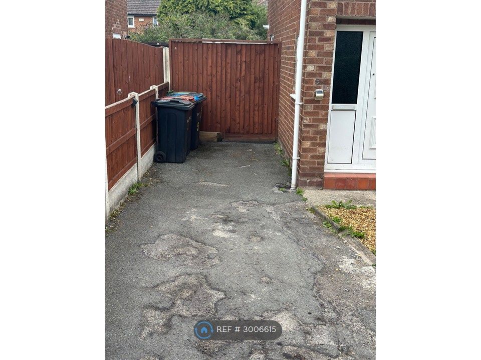 Property photo 2 of 25 Drive Way