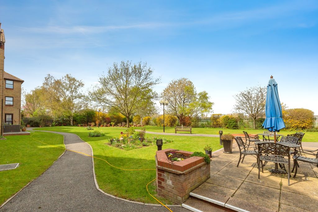 Property photo 2 of 9