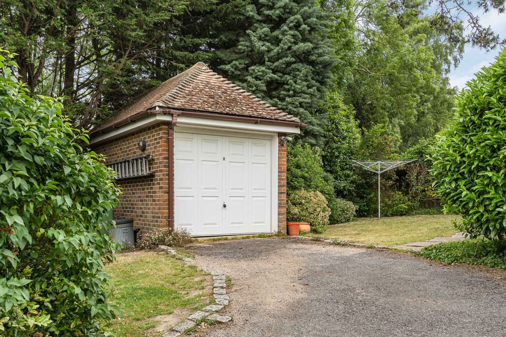 Property photo 3 of 16