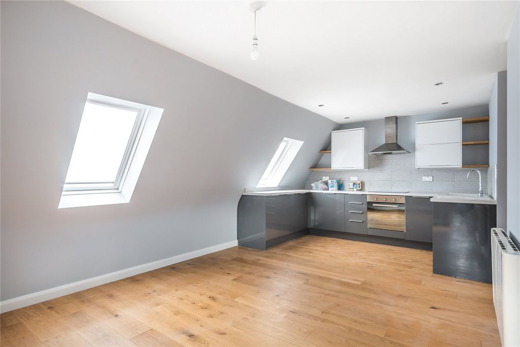 Property photo 2 of 8 Kitchen Sitting Room