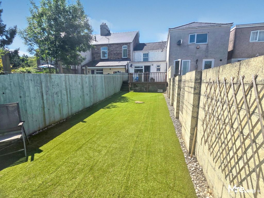 Property photo 2 of 23
