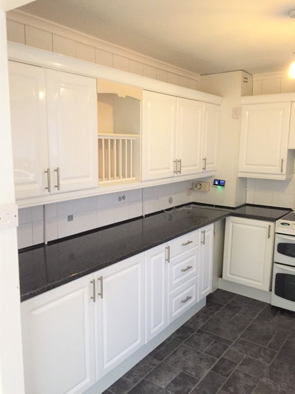 Property photo 1 of 9 Kitchen
