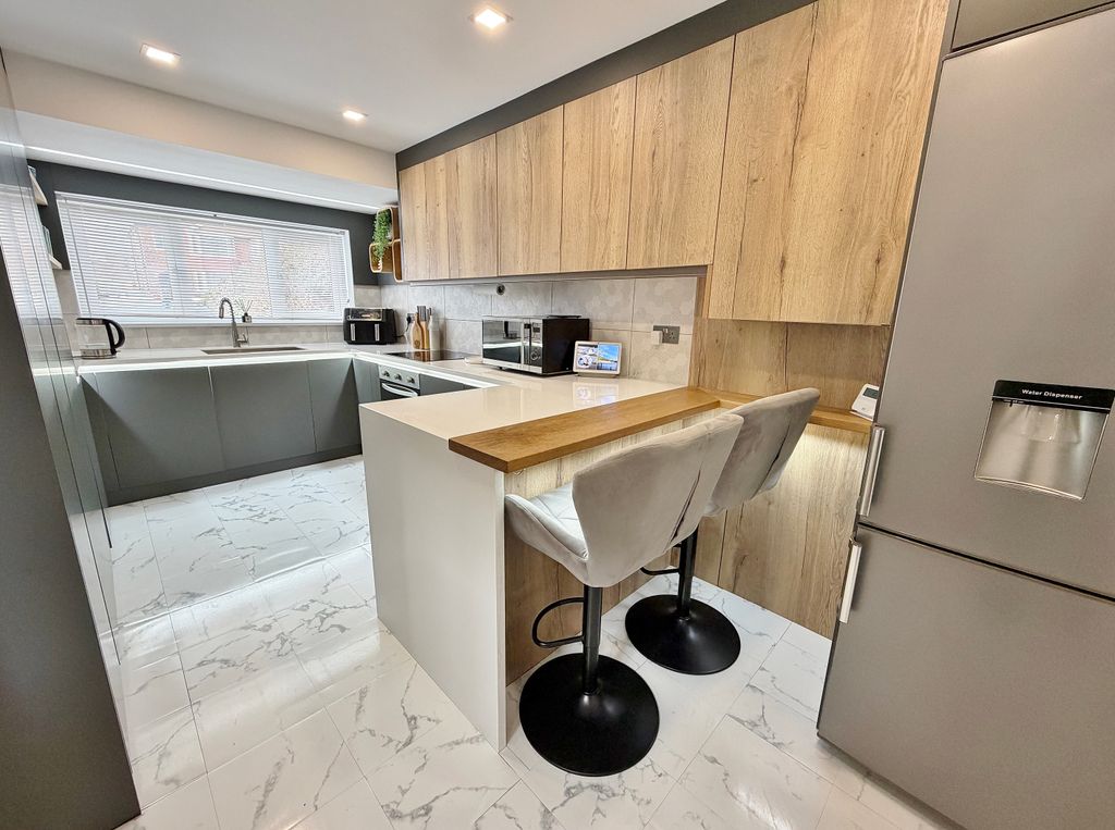 Property photo 3 of 26