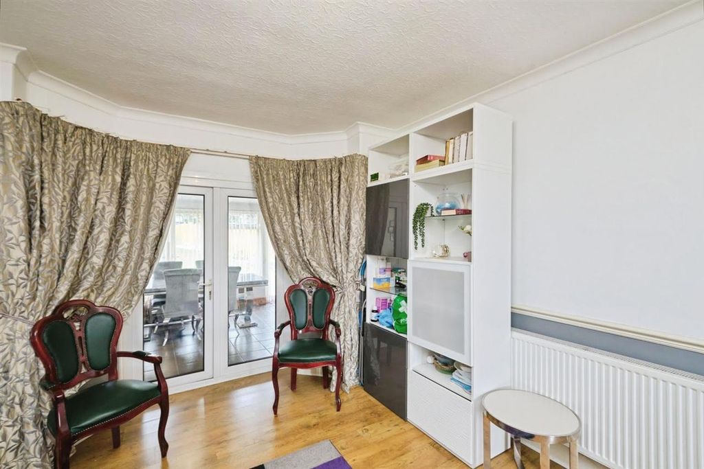 Property photo 3 of 20