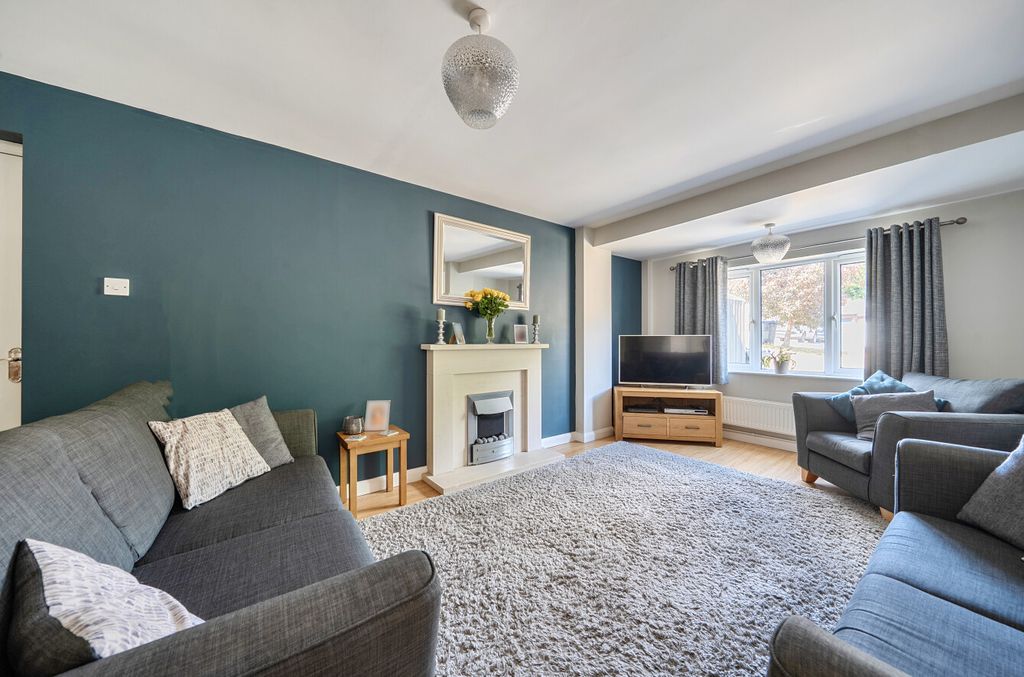 Property photo 2 of 20 148537216A67843832758