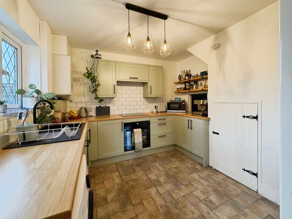 Property photo 2 of 25 Kitchen