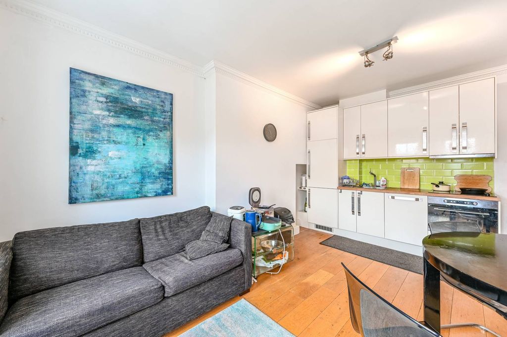 Property photo 2 of 8