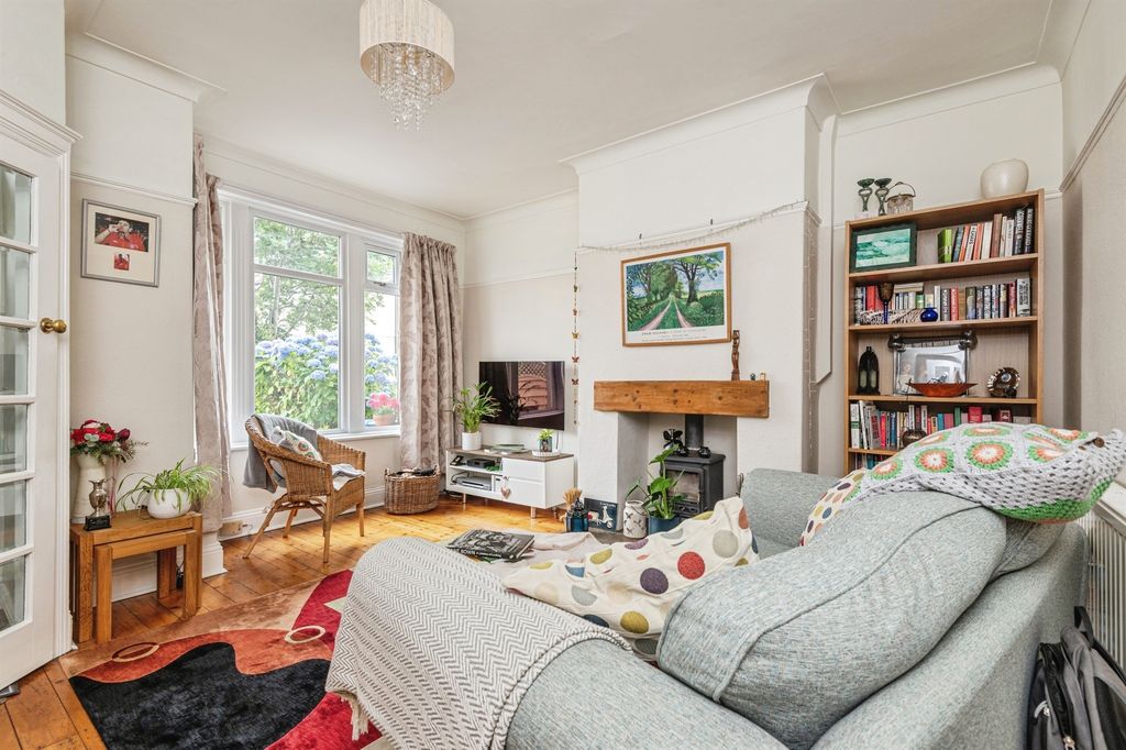 Property photo 3 of 17