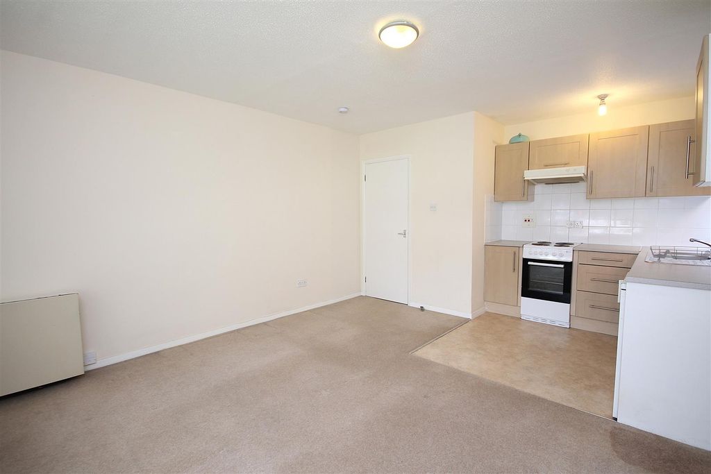 Property photo 3 of 6