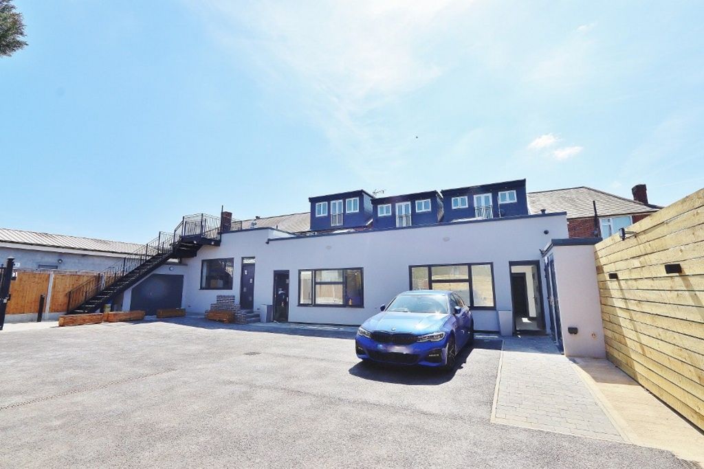 Property photo 1 of 8