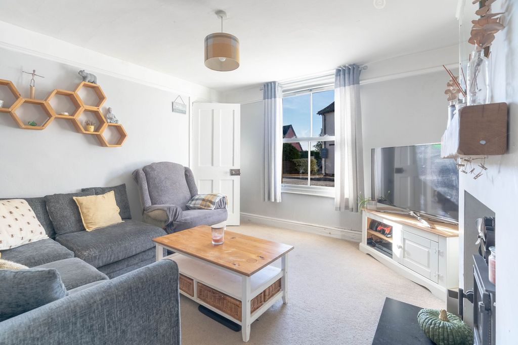 Property photo 2 of 10