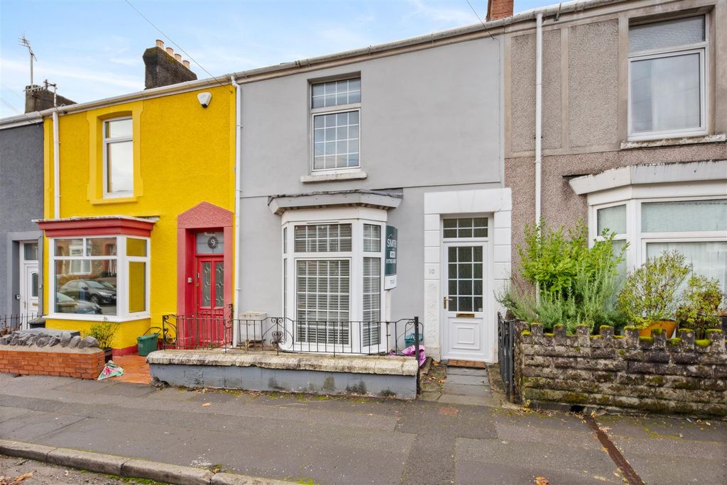 Property photo 1 of 17