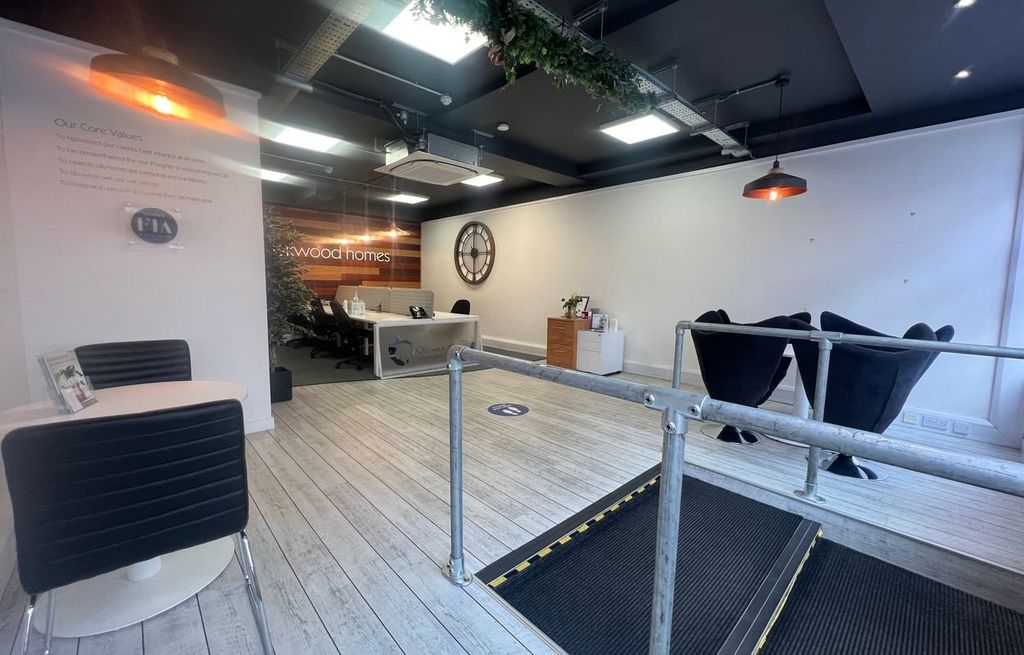 Property photo 3 of 8 Picture No. 04