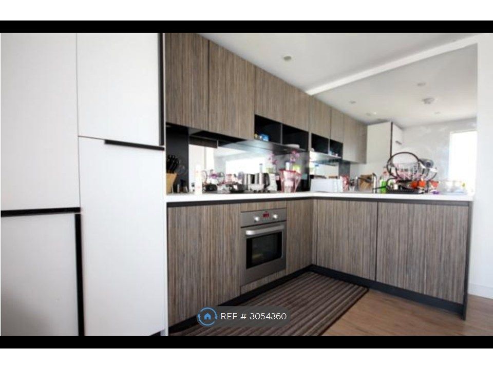 Property photo 3 of 6 Kitchen