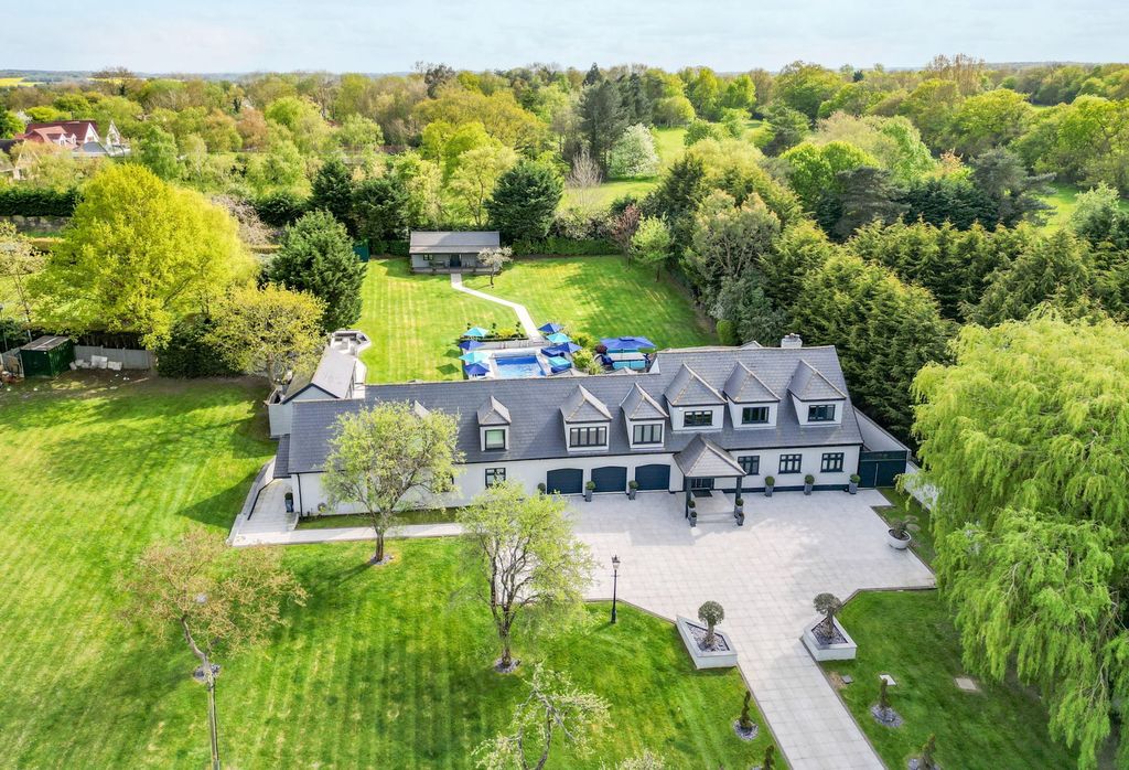 Property photo 3 of 48