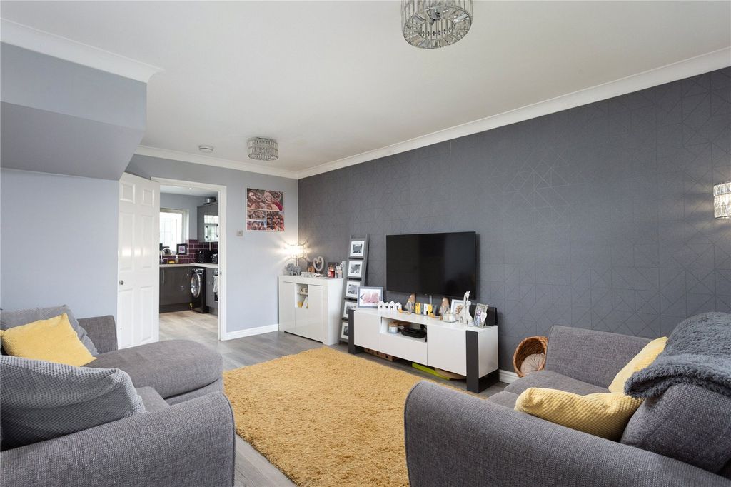 Property photo 3 of 11 Photos